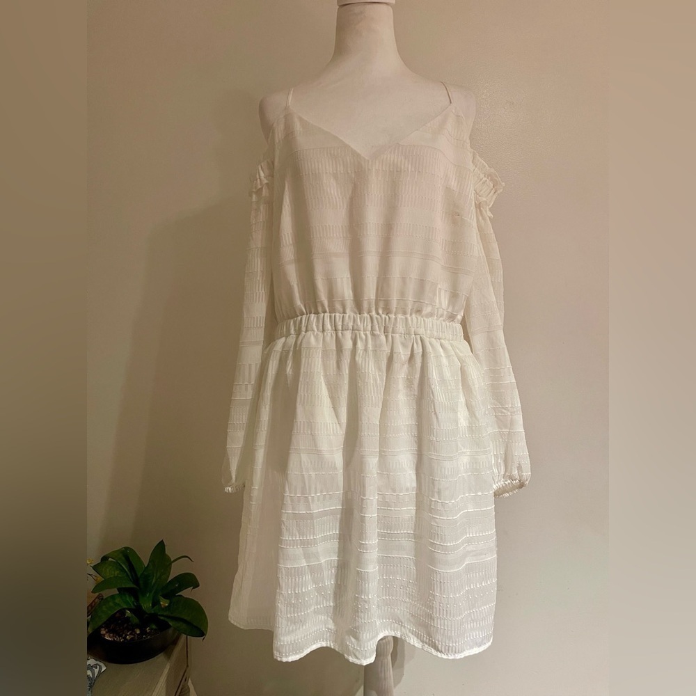Bebe White Cold Shoulder Midi Dress – Fairy Flowy, Boho Prairie, Textured XL